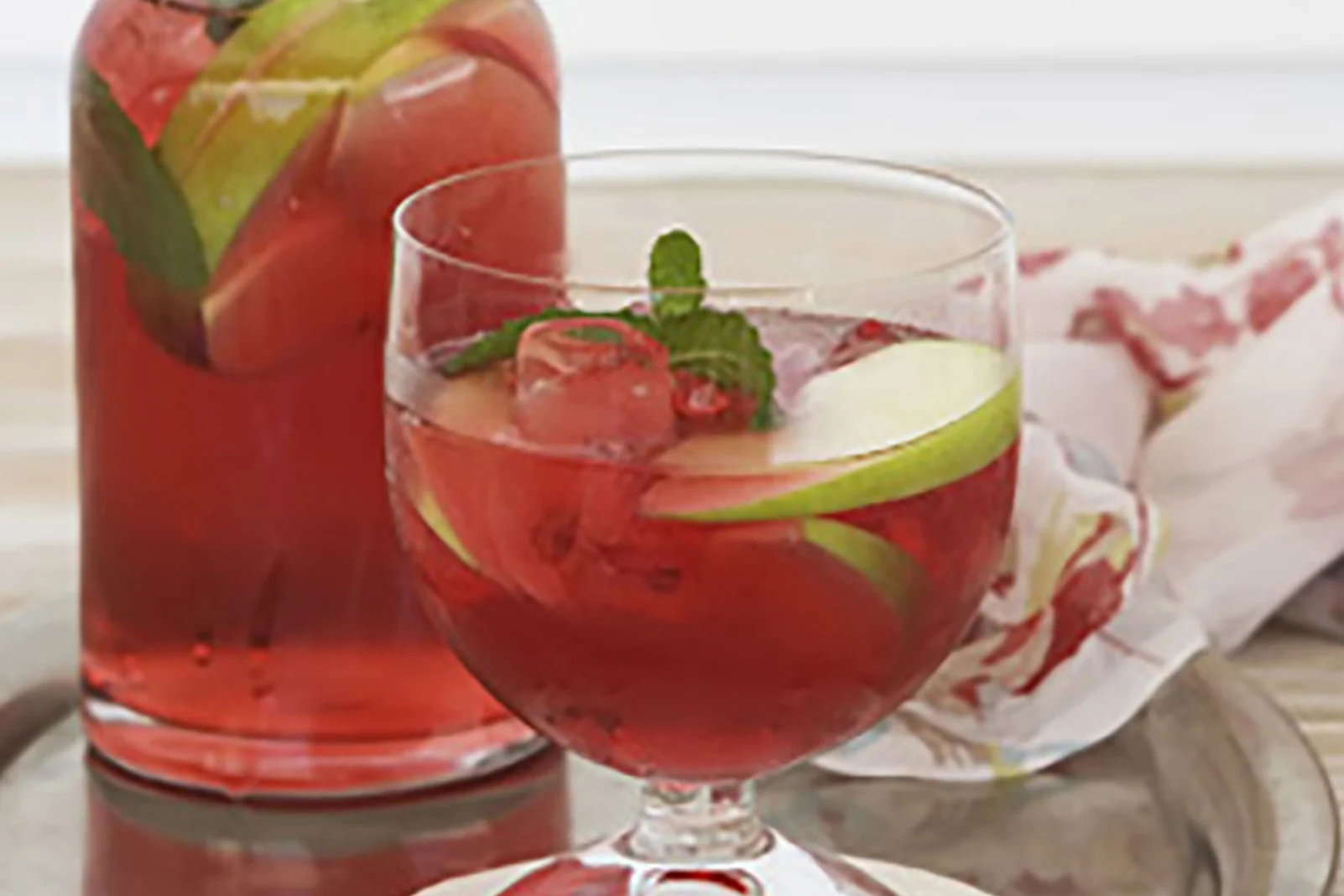 Apple & Cranberry Mocktail