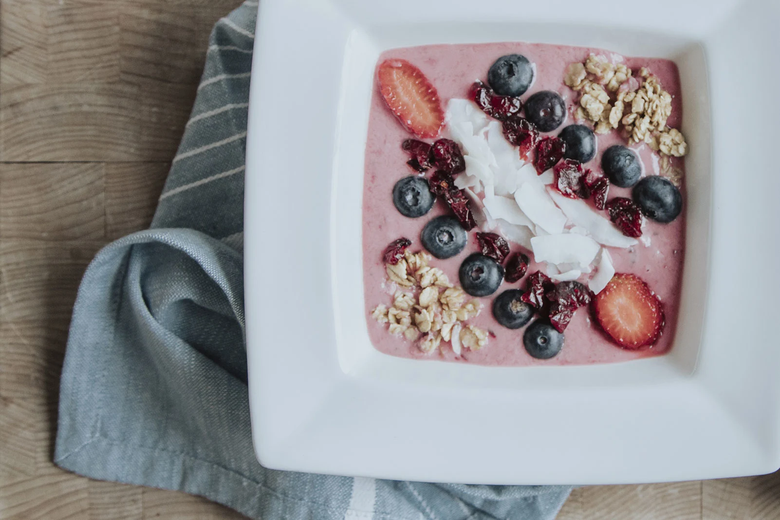 Pure Cranberry Smoothie Bowl